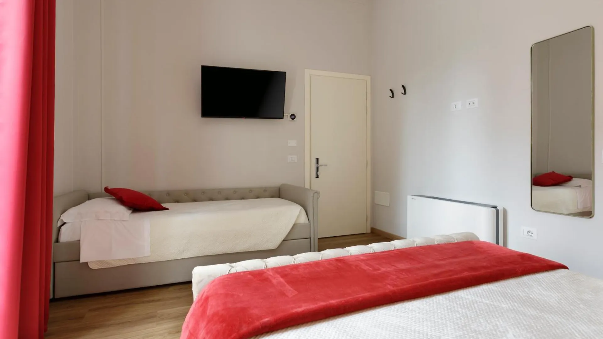 Domus 44 Rooms Verona 0*,